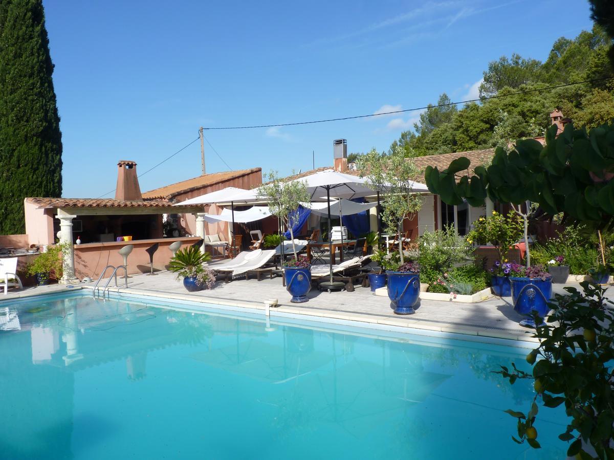 Hotel Au Mas Saint Pierre Pignans Zewnętrze zdjęcie